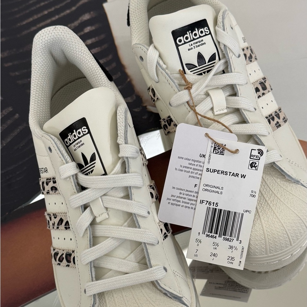 (new+tag) Adidas Women Superstar Classic — US size 7 white and leopard stripes - Picture 6 of 8